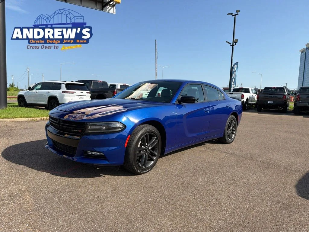 Used 2019 Indigo Blue Dodge SXT image 1