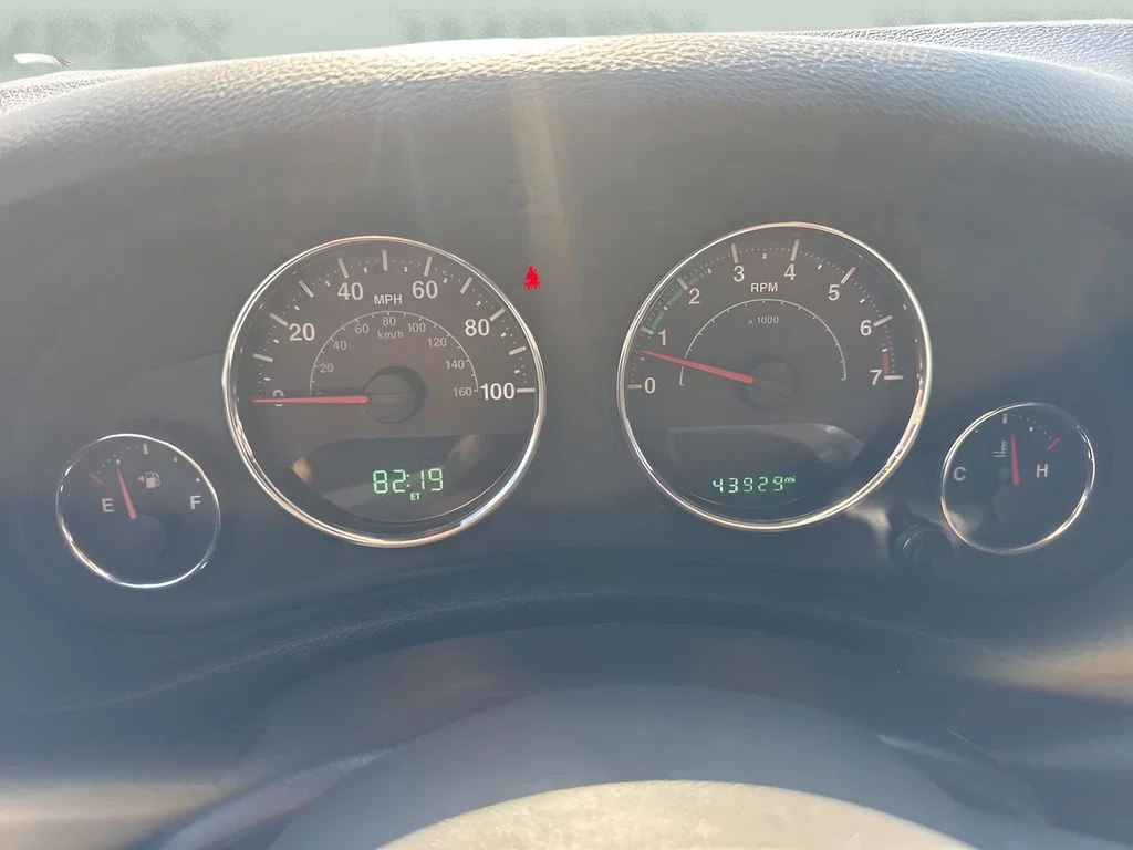 Used 2018 Gray Jeep Sport image 21
