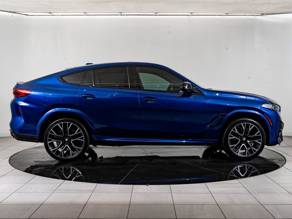 Used 2025 Marina Bay Blue Metallic BMW  image 11