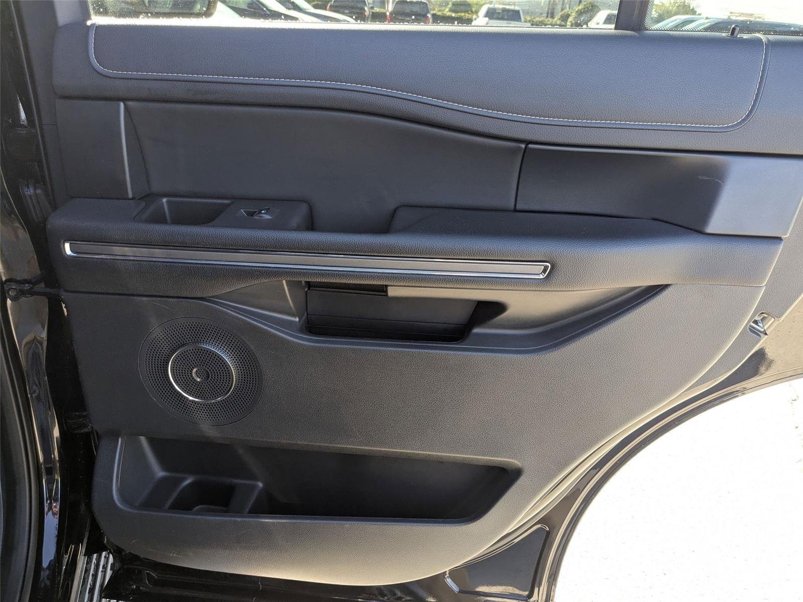 Used 2024 Agate Black Metallic Ford XLT image 38
