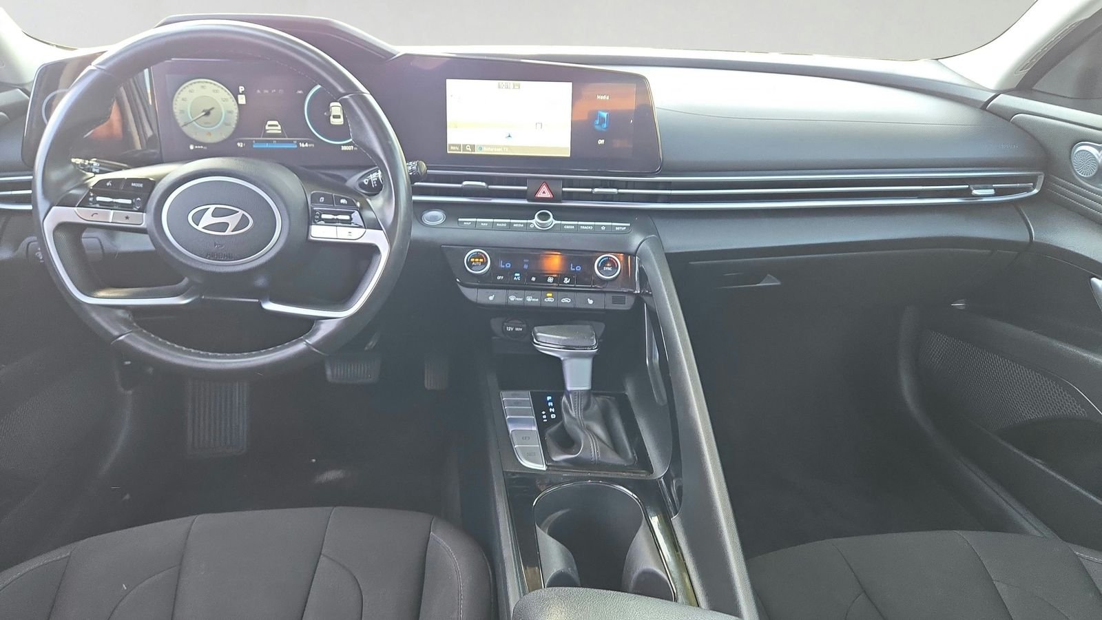 2025 Hyundai Elantra SEL - Photo 19
