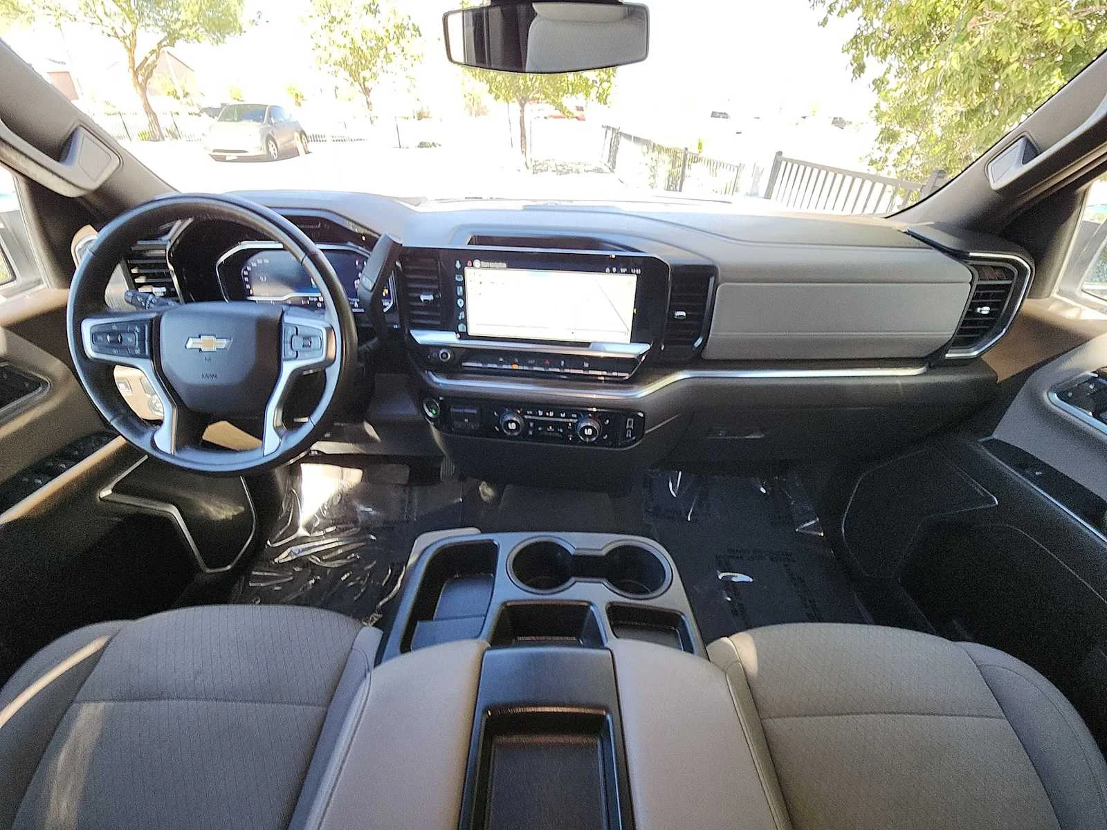 Used 2025 Summit White Chevrolet LT image 29