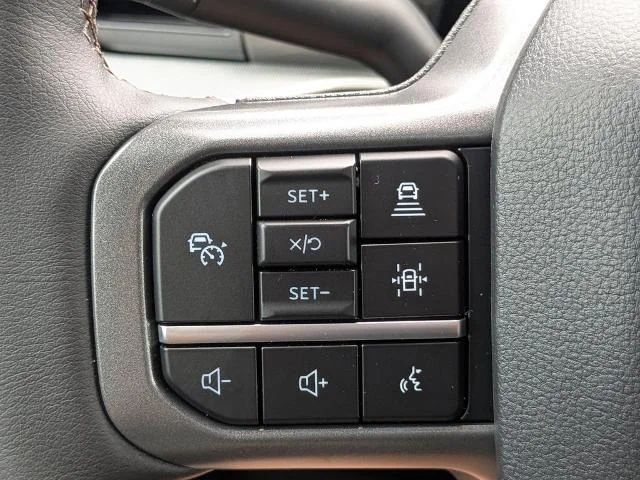 New 2026 Oxford White Ford Lariat image 57