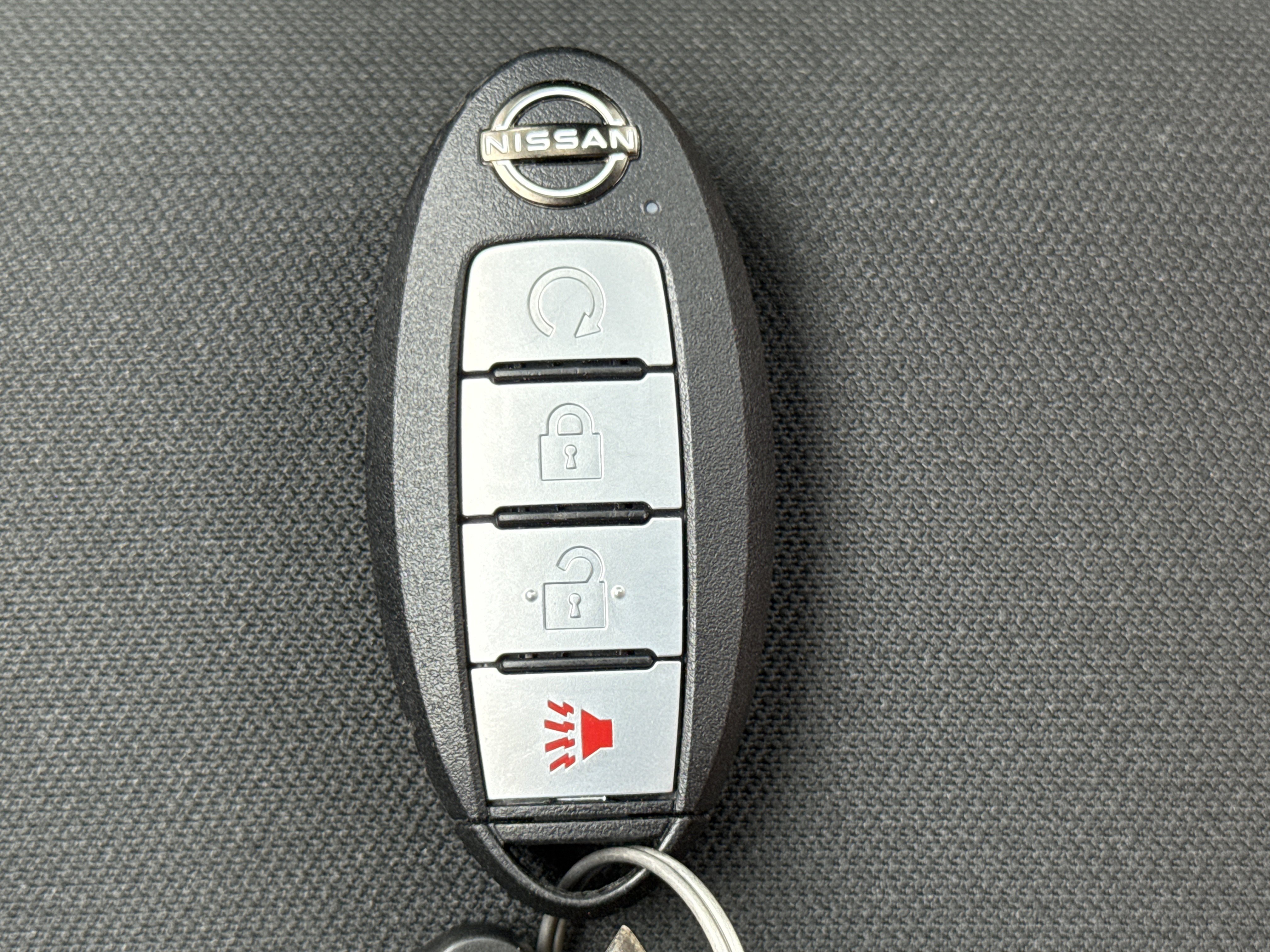 Used 2025  Nissan PRO-4X image 21
