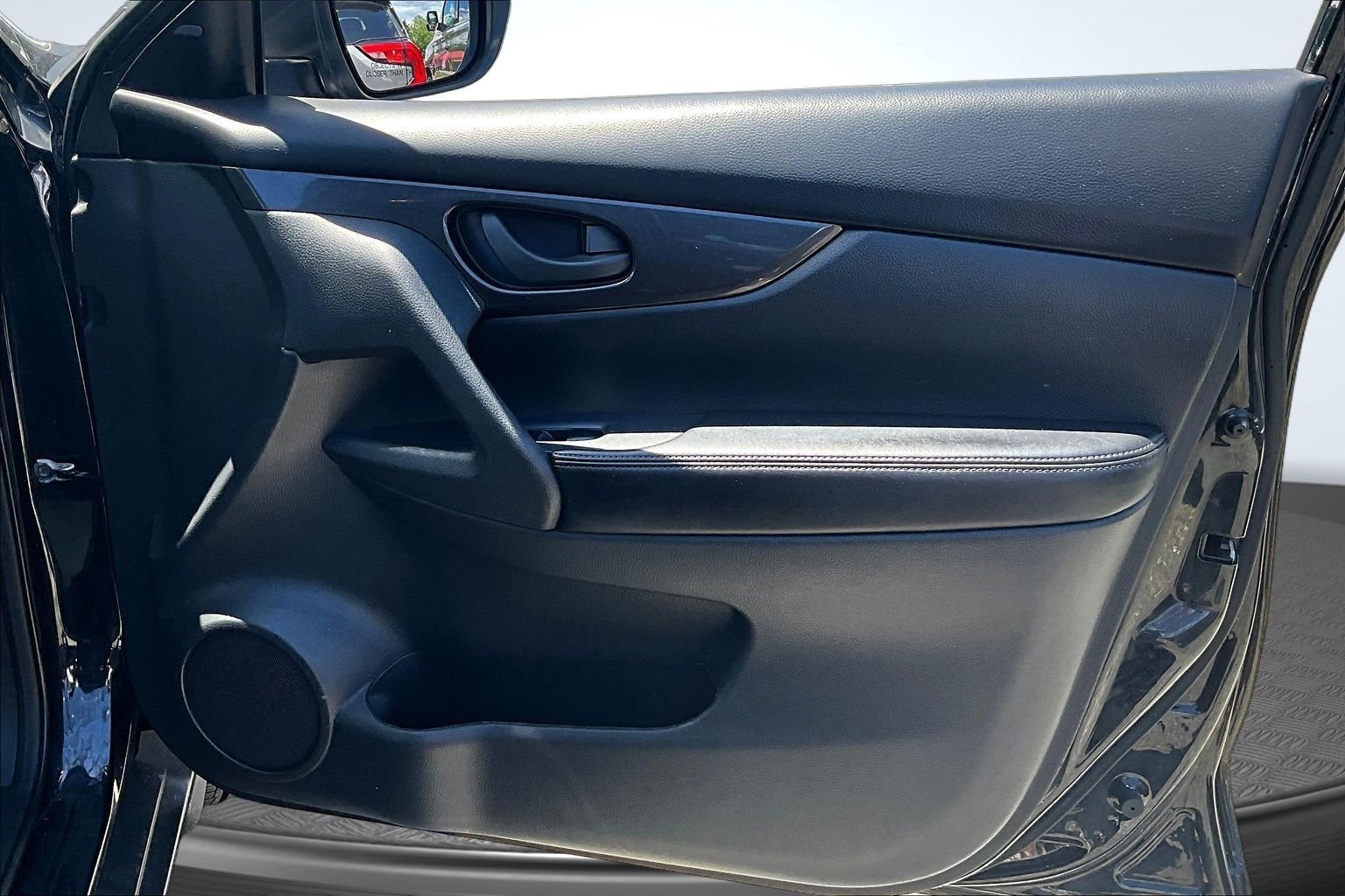Used 2019 Black Nissan S image 25