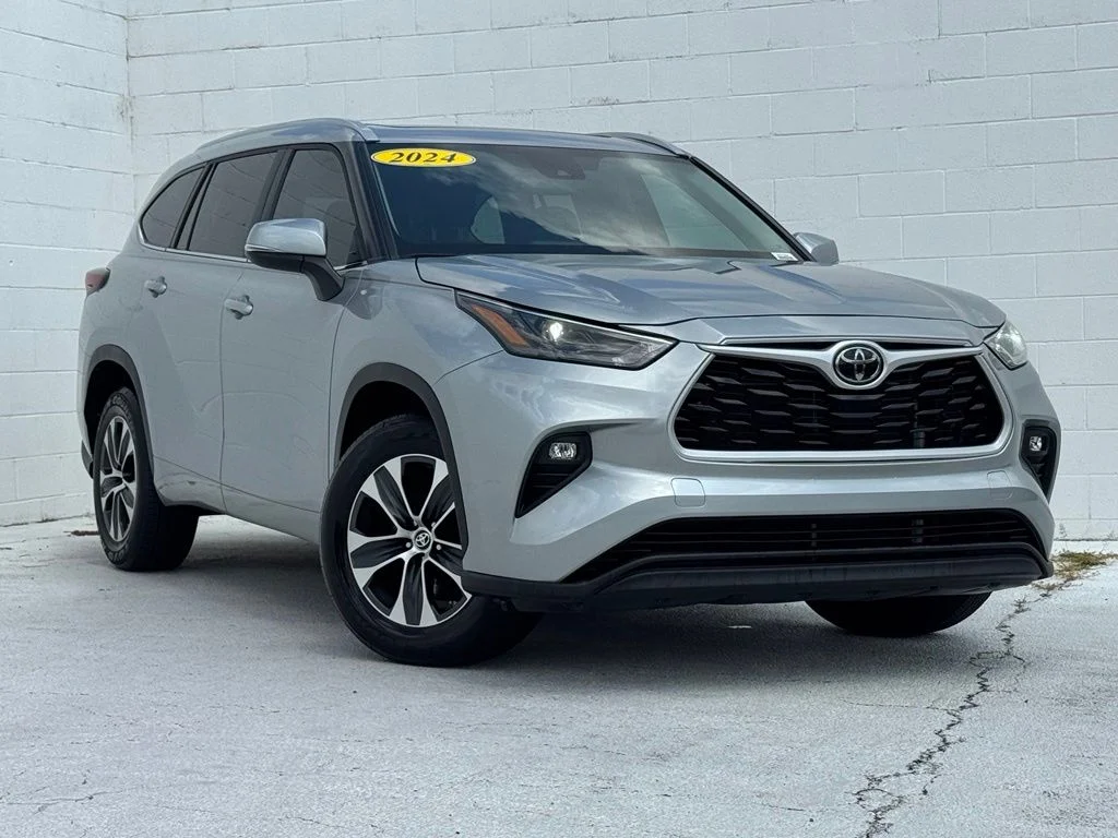 Used 2024 Silver Toyota XLE image 2