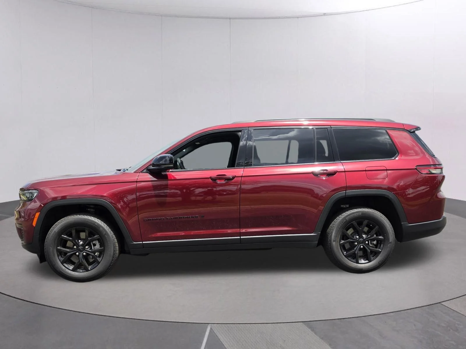 Used 2025 Velvet Red Pearlcoat Jeep Altitude X image 8