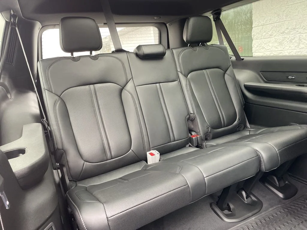 New 2026 Silver-Zynith Exterior Paint Jeep Limited Altitude image 17