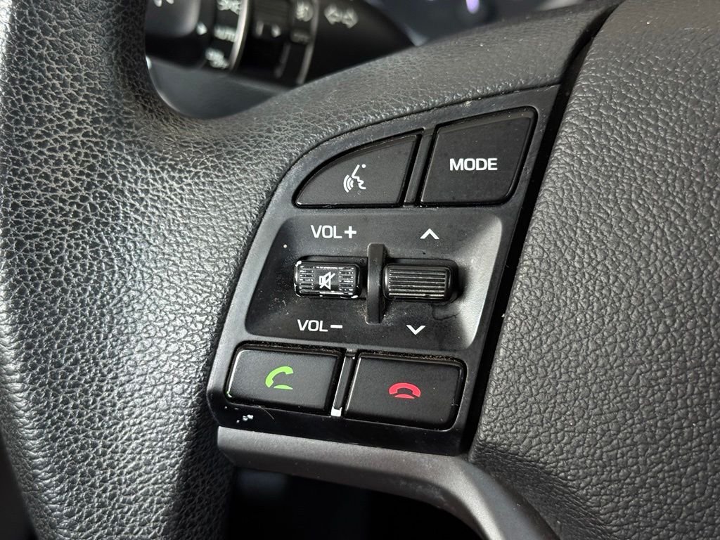 Used 2018 Silver Hyundai SEL image 27