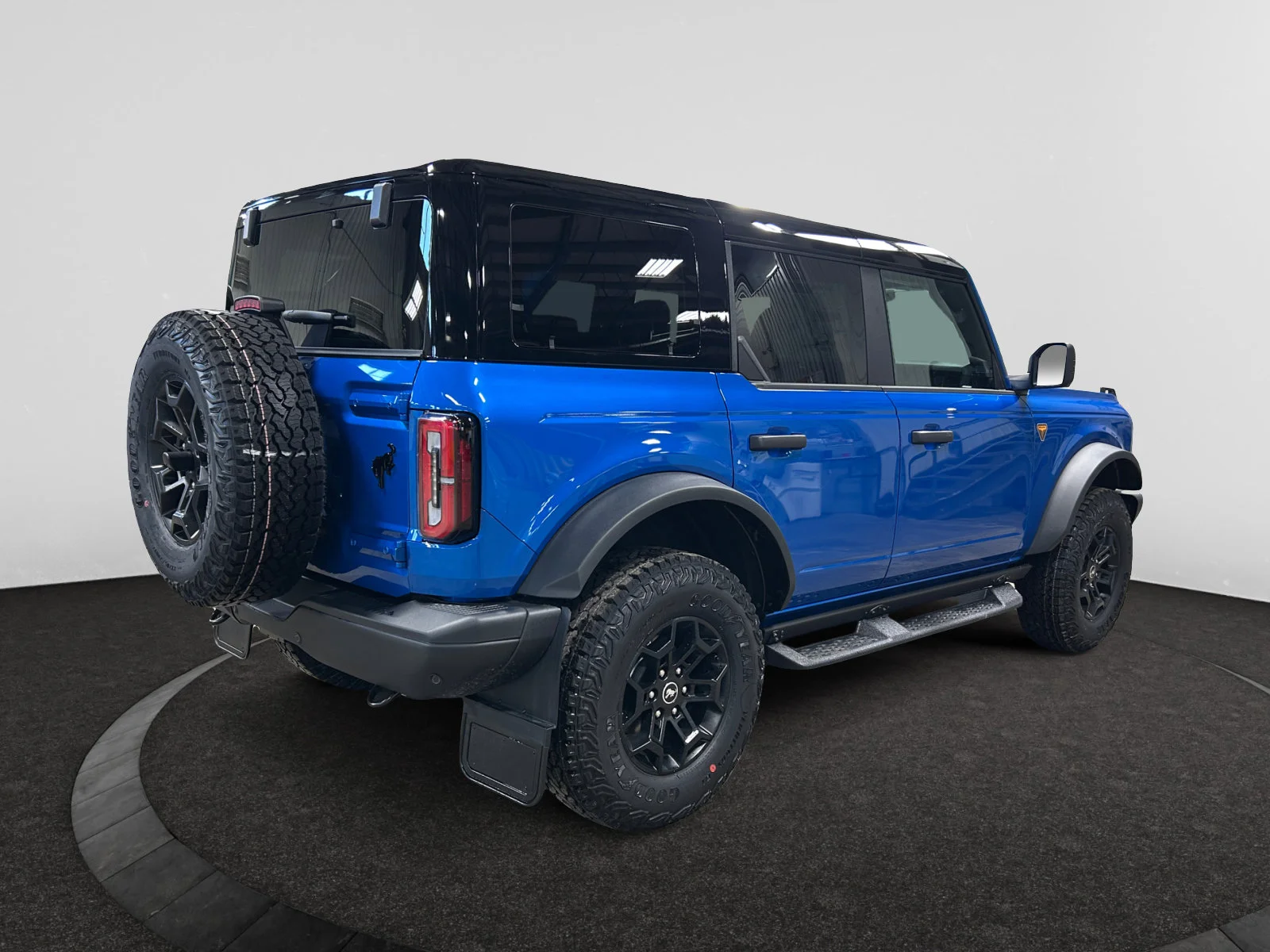 New 2026 Velocity Blue Metallic Ford Badlands image 5