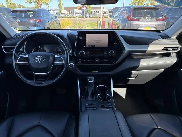 Used 2023 Midnight Black Metallic Toyota L image 27