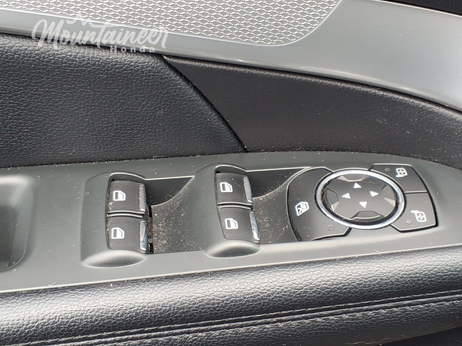 Used 2017 White Gold Ford XLT image 31