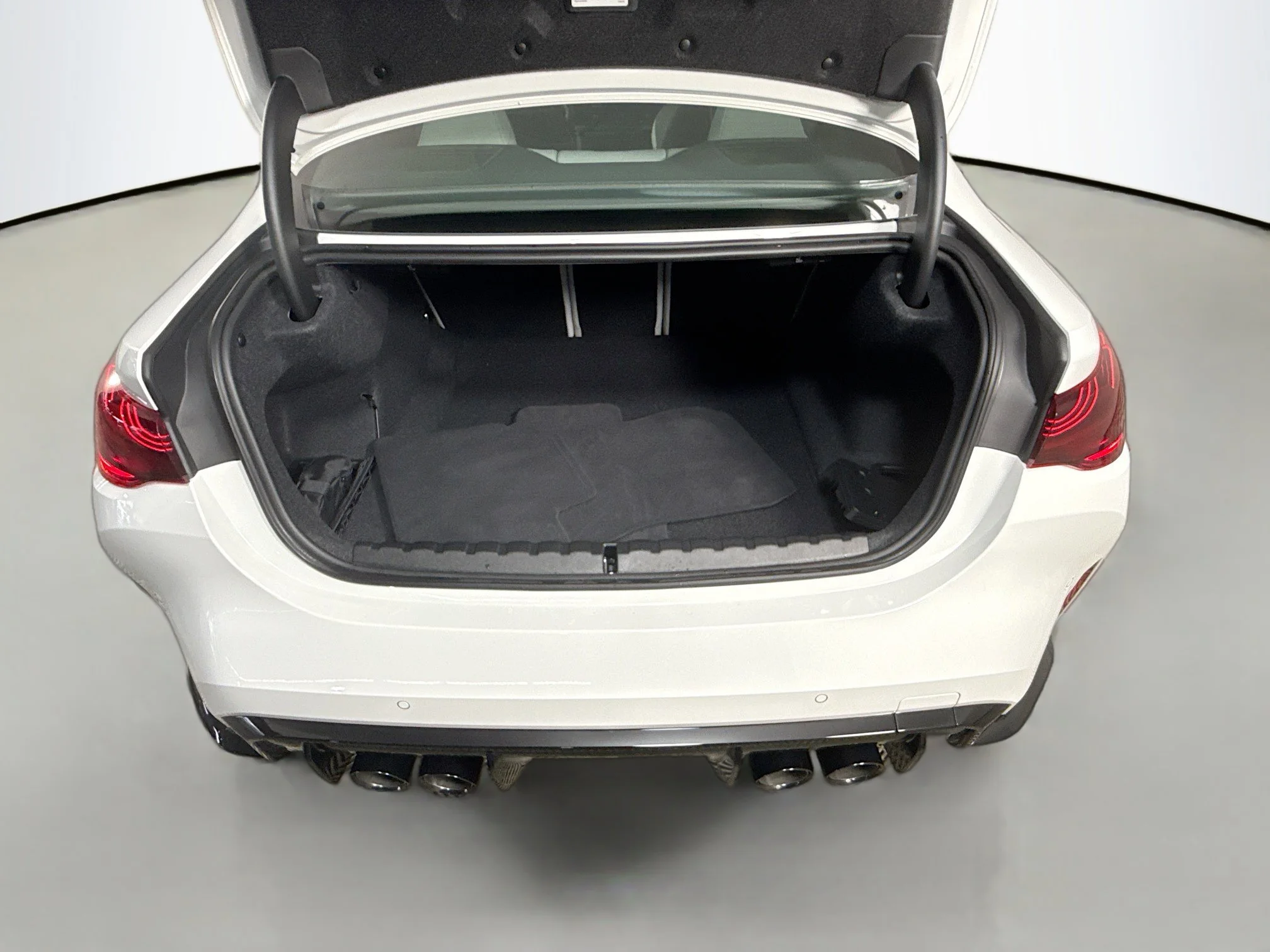 Used 2026 Alpine White BMW Base image 29