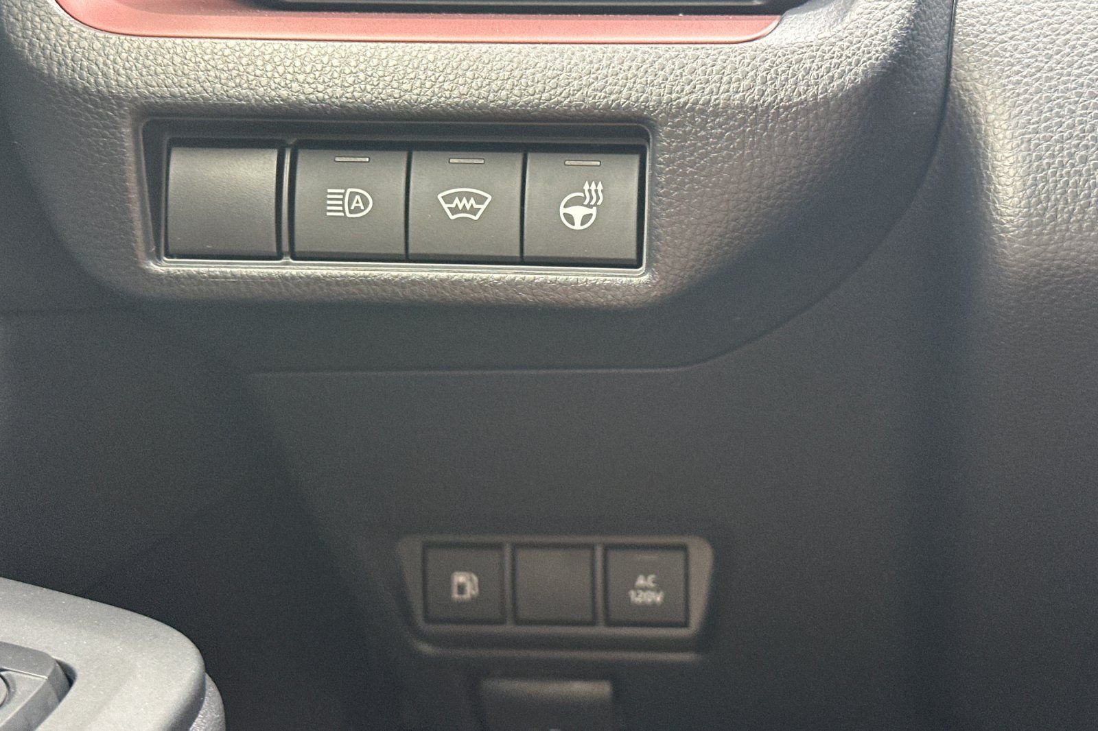 2026 Toyota Prius Plug-in Hybrid SE - Photo 32