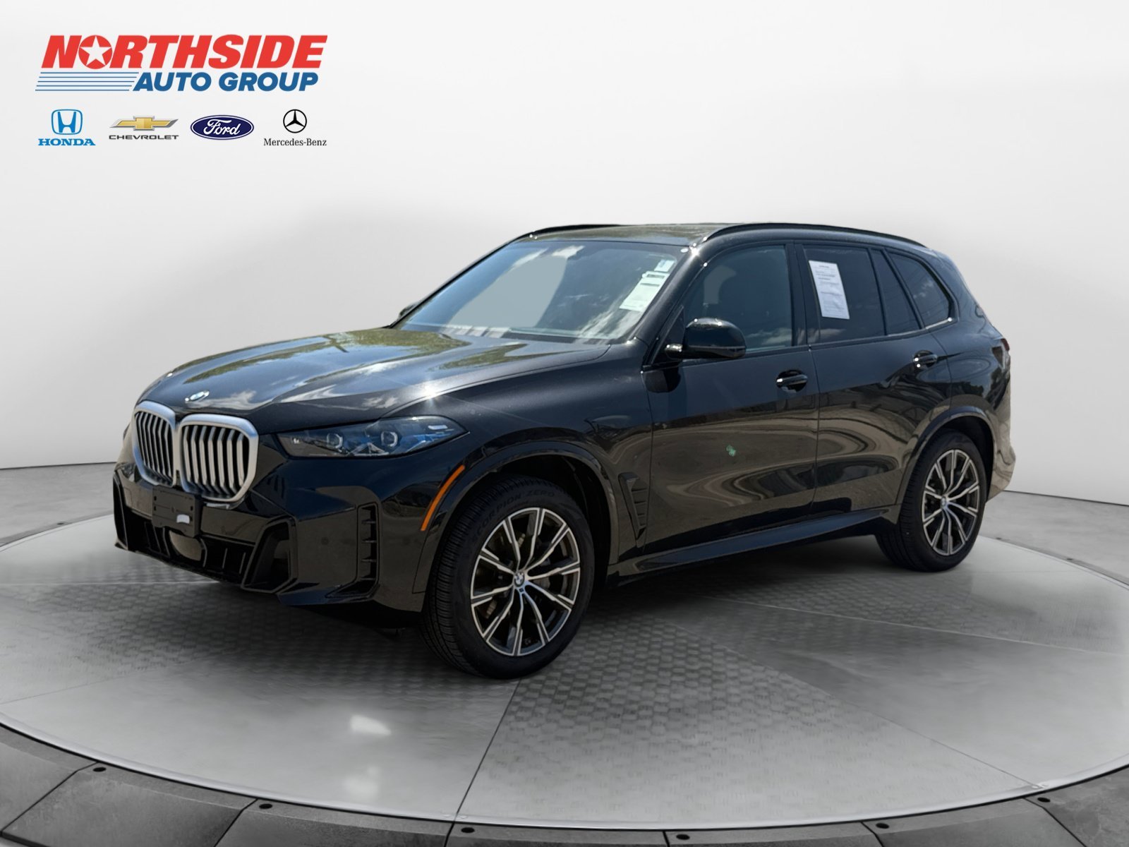 Used 2026 Black Sapphire Metallic BMW xDrive40i image 3