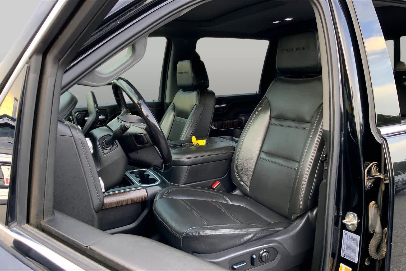 Used 2022 Ebony Twilight Metallic GMC Denali image 7