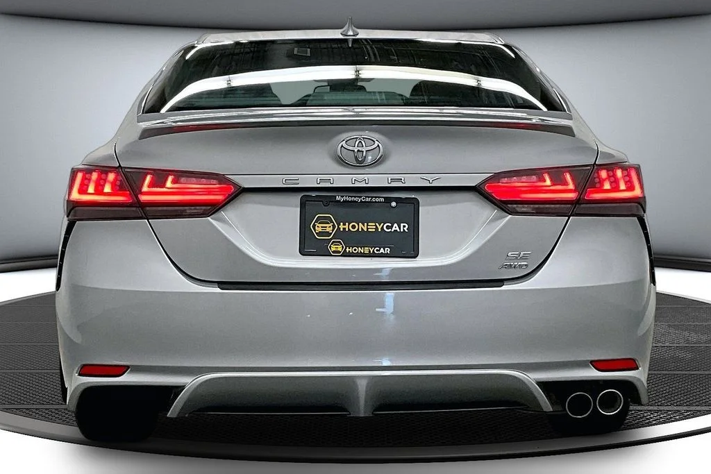 Used 2020 Silver Toyota SE image 5