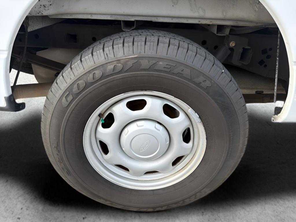 Used 2013 White Ford XL image 44
