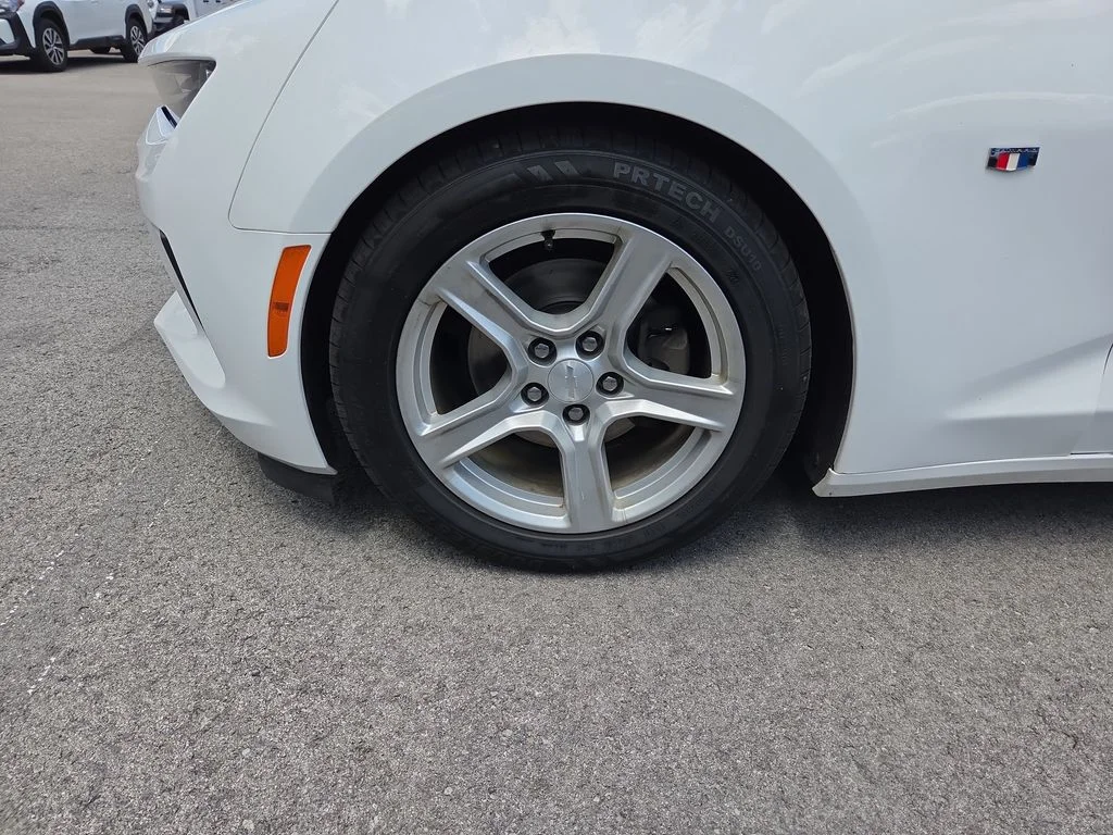 Used 2018 White Chevrolet 1LT image 19