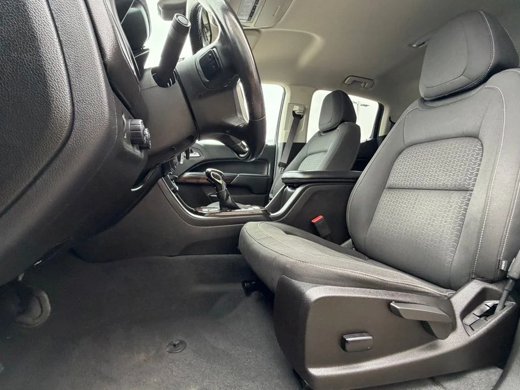 Used 2022 Gray GMC Elevation image 9