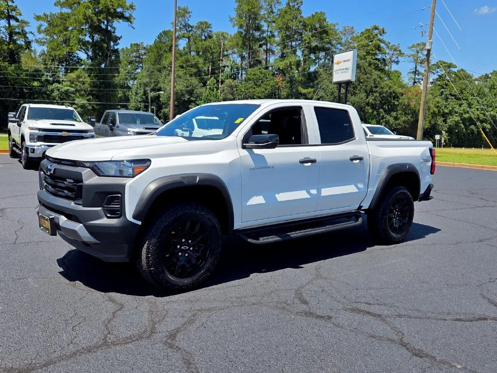 Used 2024 Summit White Chevrolet Trail Boss image 3