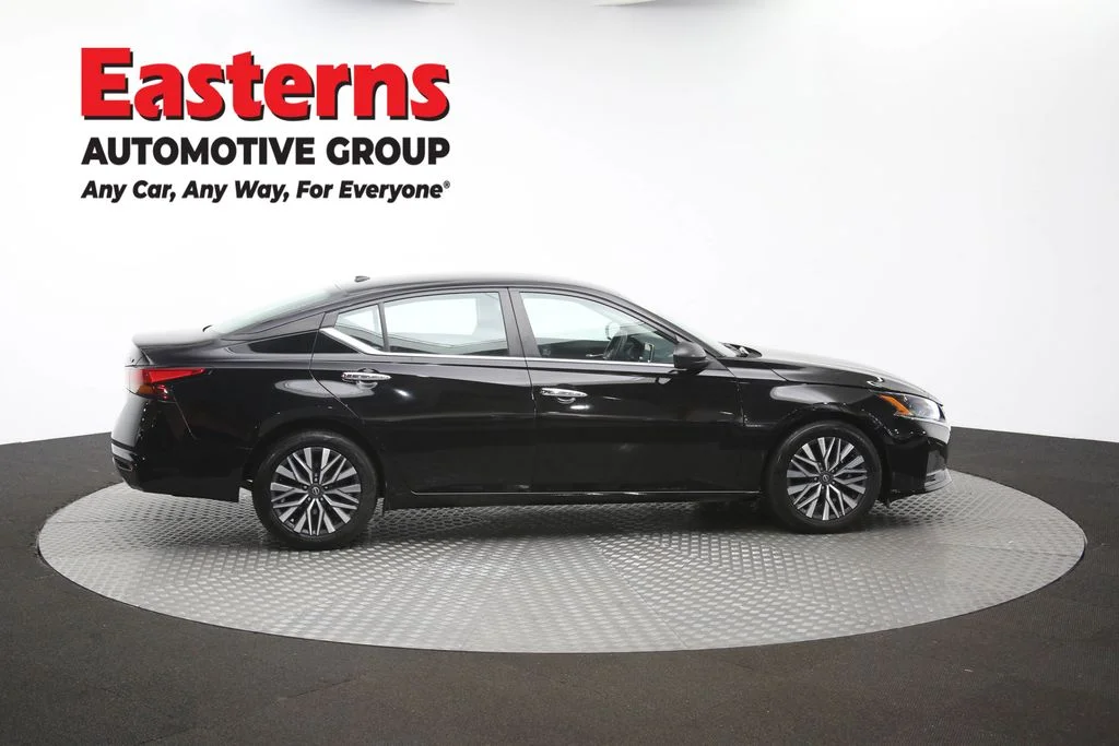 Used 2024 Black Nissan 2.5 SV image 44