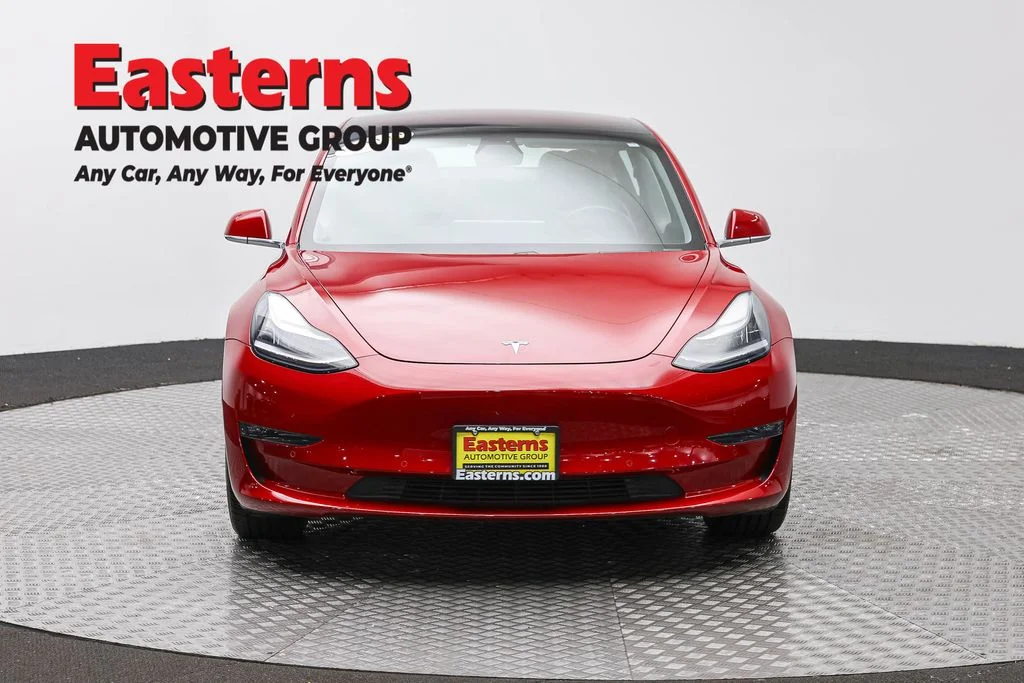 Used 2018 Red Tesla Long Range image 2