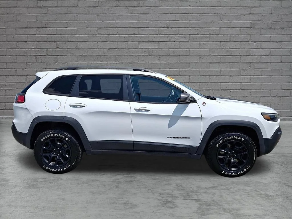 Used 2020 Bright White Clearcoat Jeep Trailhawk image 13