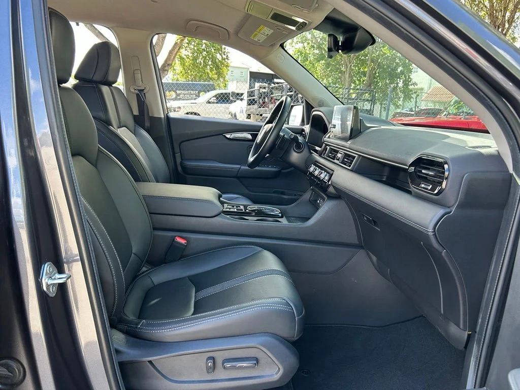 Used 2024  Honda EX-L image 39