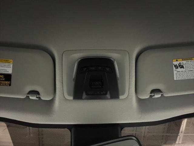 Certified Used 2022 Wind Chill Pearl Toyota L image 32