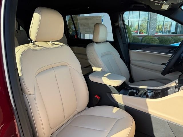 New 2025 Velvet Red Pearl-Coat Exterior Paint Jeep Limited image 35
