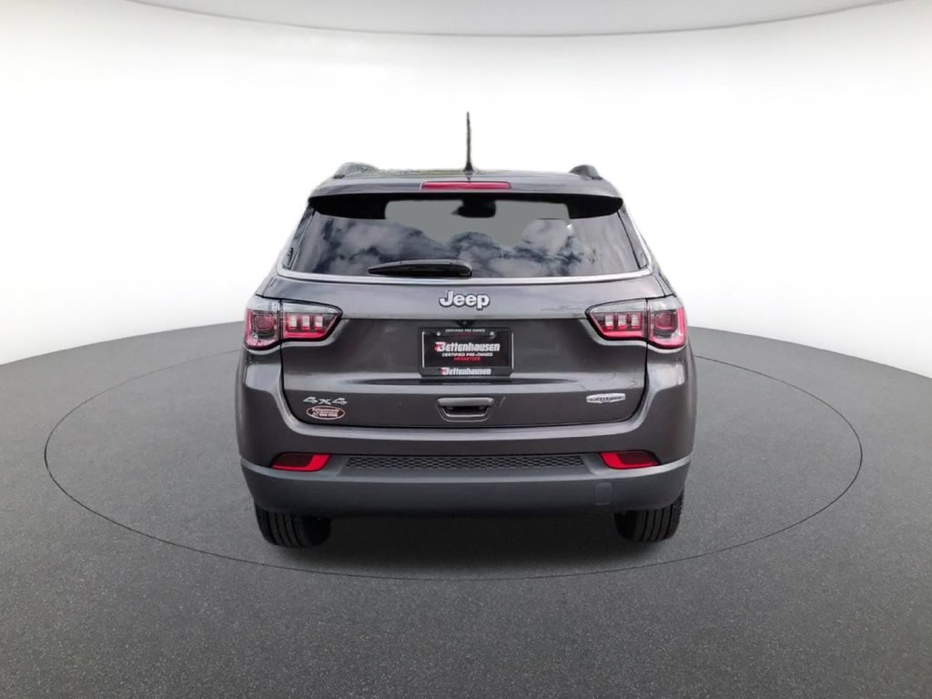 Certified Used 2022 Gray Jeep Latitude image 7