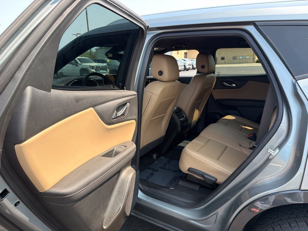 Used 2025 Sterling Gray Metallic Chevrolet Premier image 29
