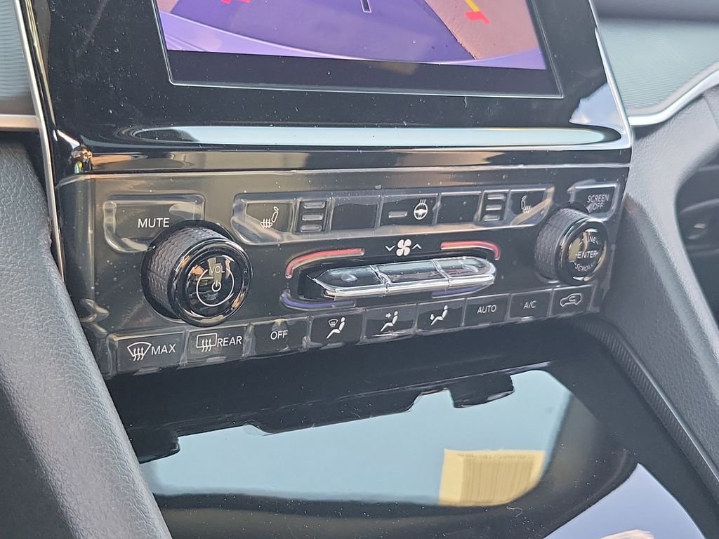 New 2026 Silver Zynith Jeep Laredo X image 31