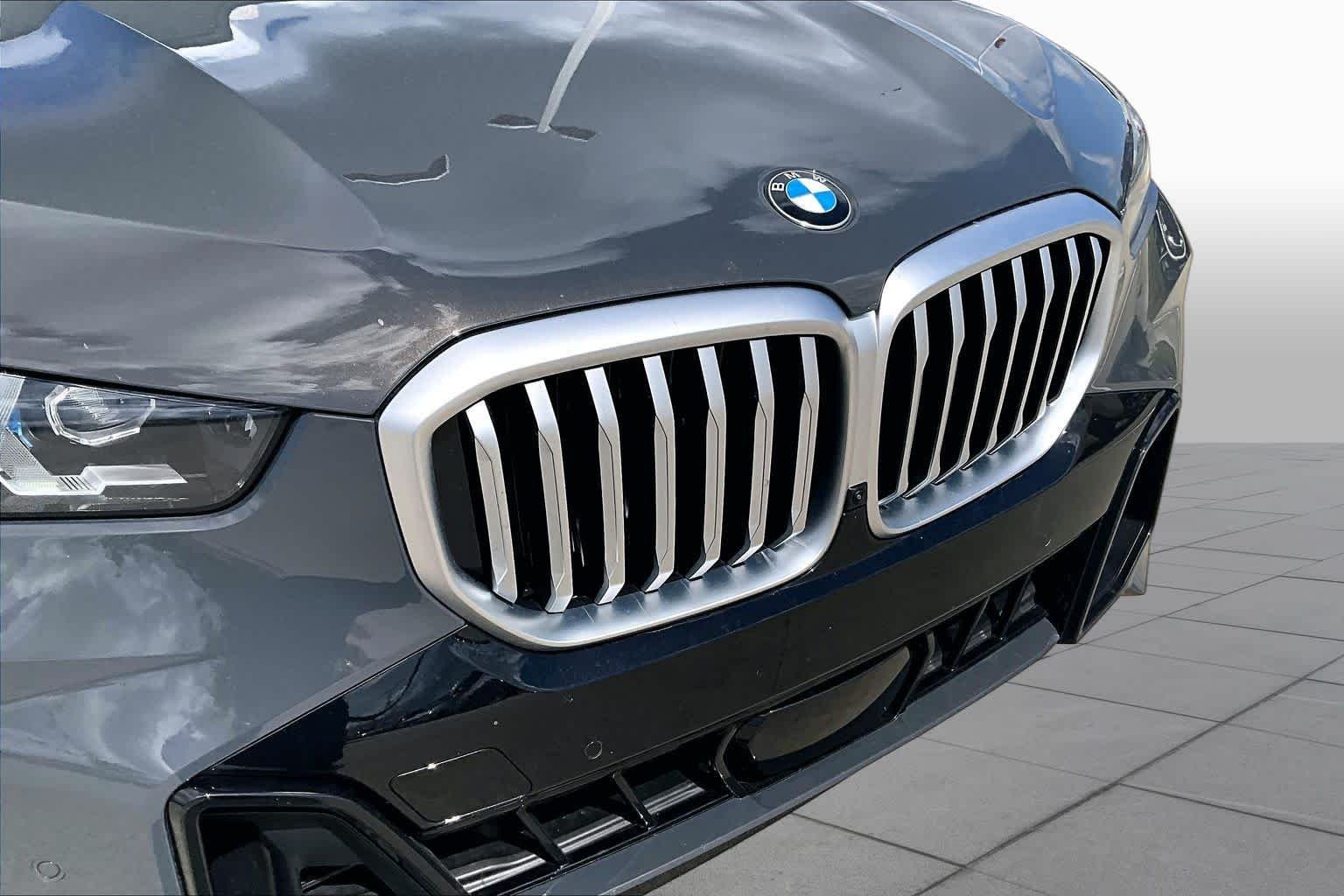Used 2026 Dravit Grey Metallic BMW sDrive40i image 43