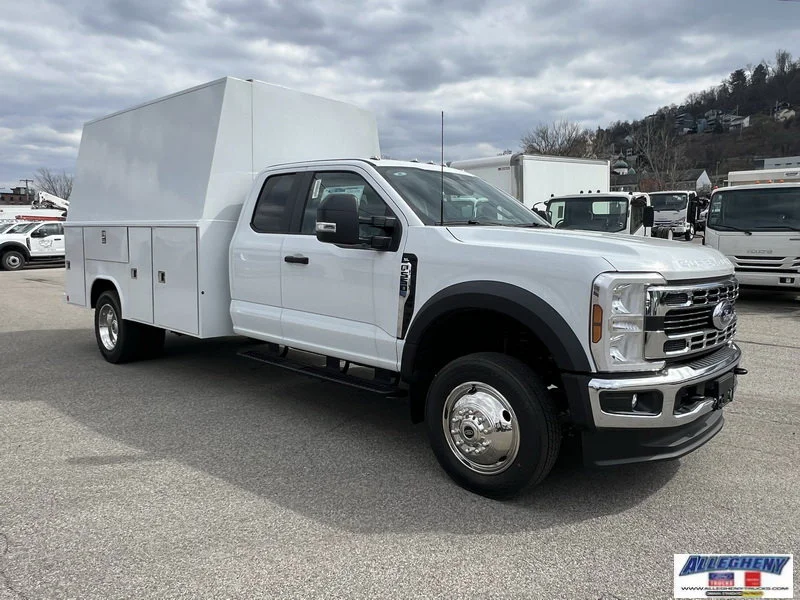 New 2026 Oxford White Ford F-550® XL image 4
