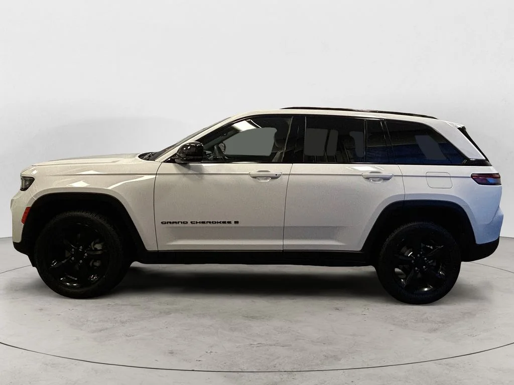 Used 2023 Bright White Jeep Limited image 2