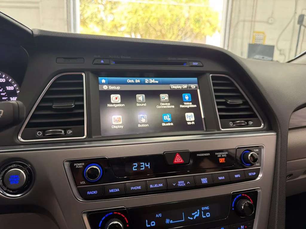 Used 2015 Silver Hyundai Limited image 21