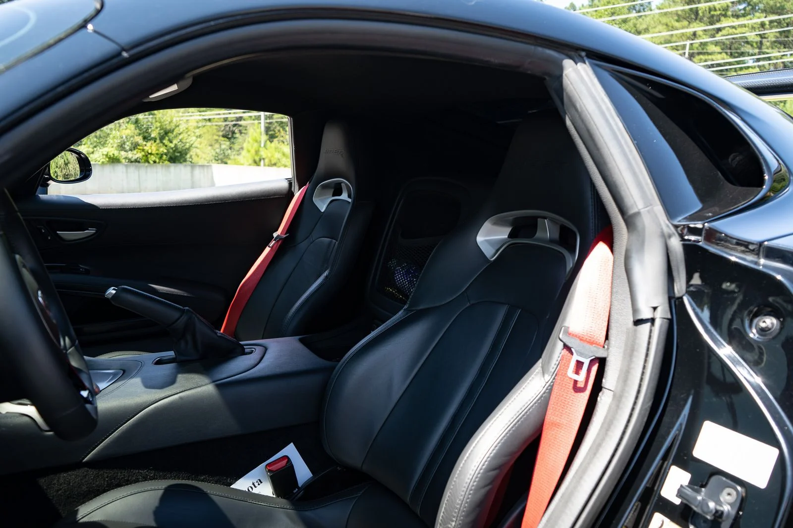 Used 2014 Black Dodge SRT image 33