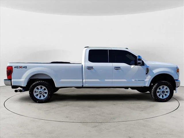 Used 2022 White Ford CREW XLT image 5