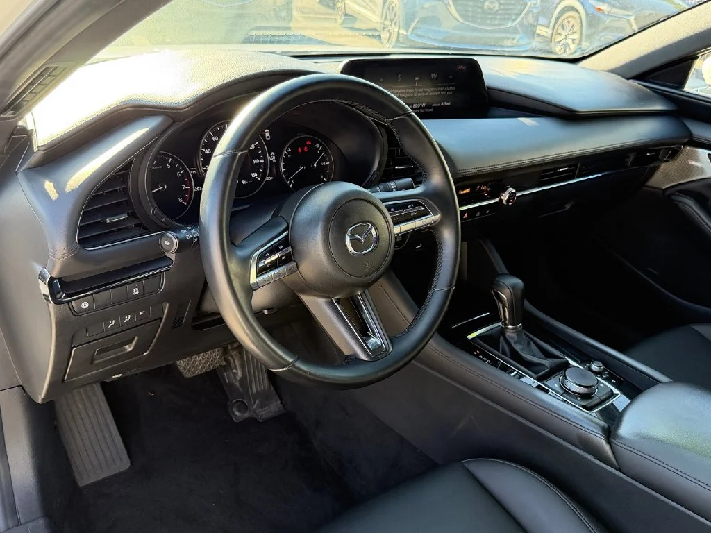 Used 2019 White Mazda Preferred image 12