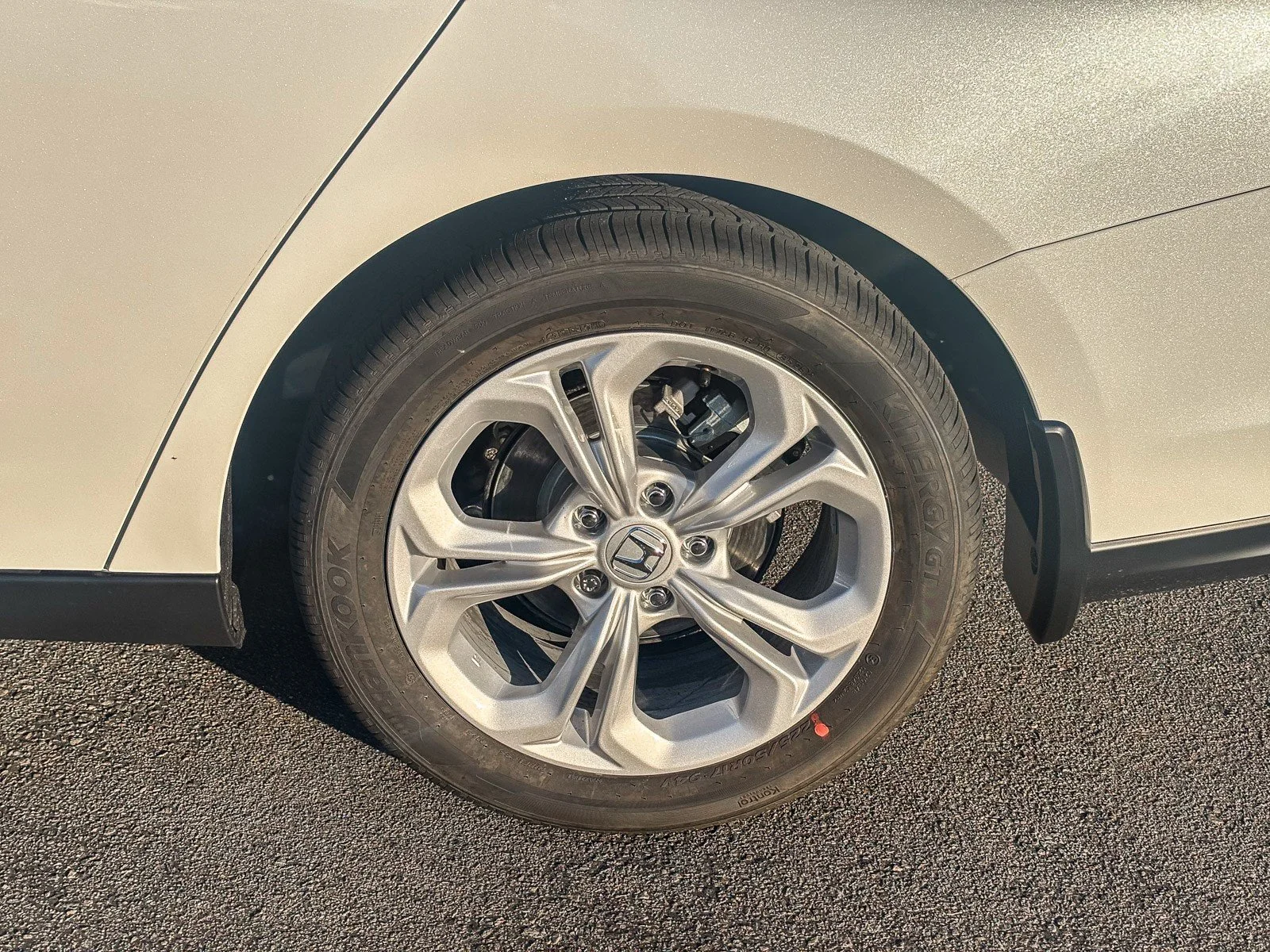 New 2026 Platinum White Pearl Honda LX image 11