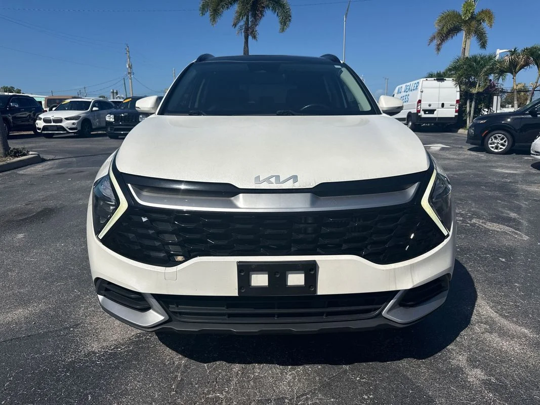 Used 2023  Kia EX image 10