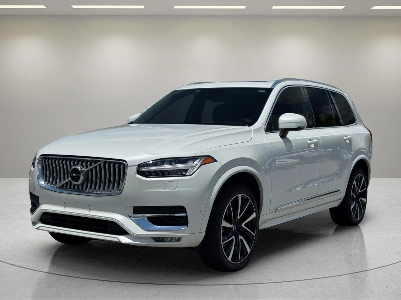 Used 2024 Crystal White Metallic Volvo Ultimate Bright Theme image 1