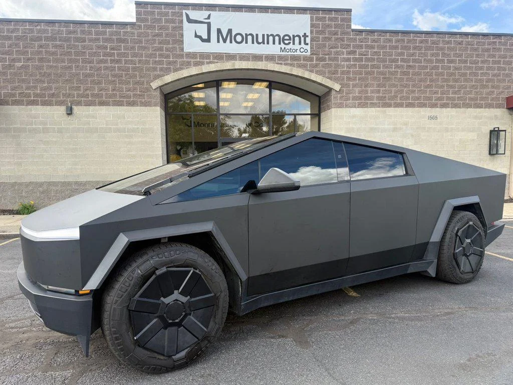 2024 Tesla Cybertruck All-Wheel Drive's photo