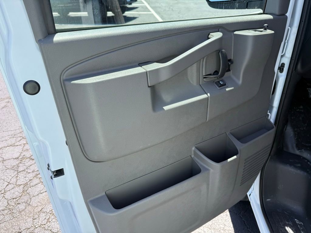 2026 Chevrolet Express Cargo Work Van - Photo 9