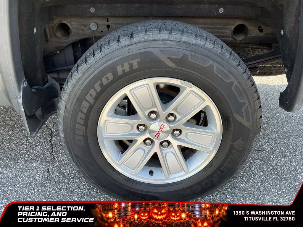 Used 2017 PEPPERDUST METALLIC GMC SLE image 18