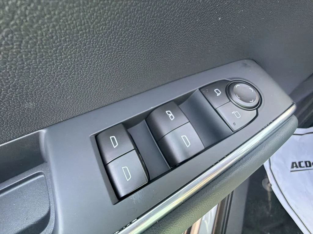 New 2026 Sterling Metallic GMC Elevation image 13