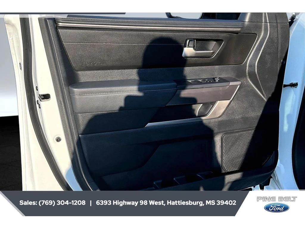 Used 2023 Ice Cap Toyota SR5 image 18