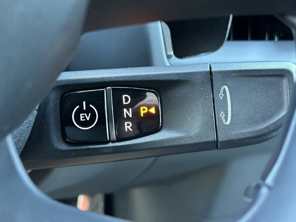 Used 2024 Snow White Pearl Kia GT-Line image 27